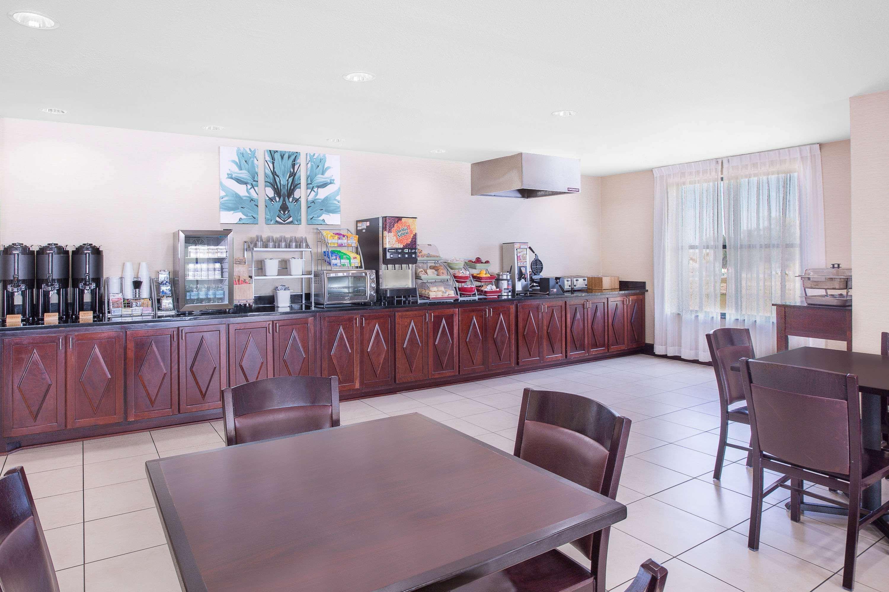 Holiday Inn Express - Gulfport Beach By Ihg ภายนอก รูปภาพ