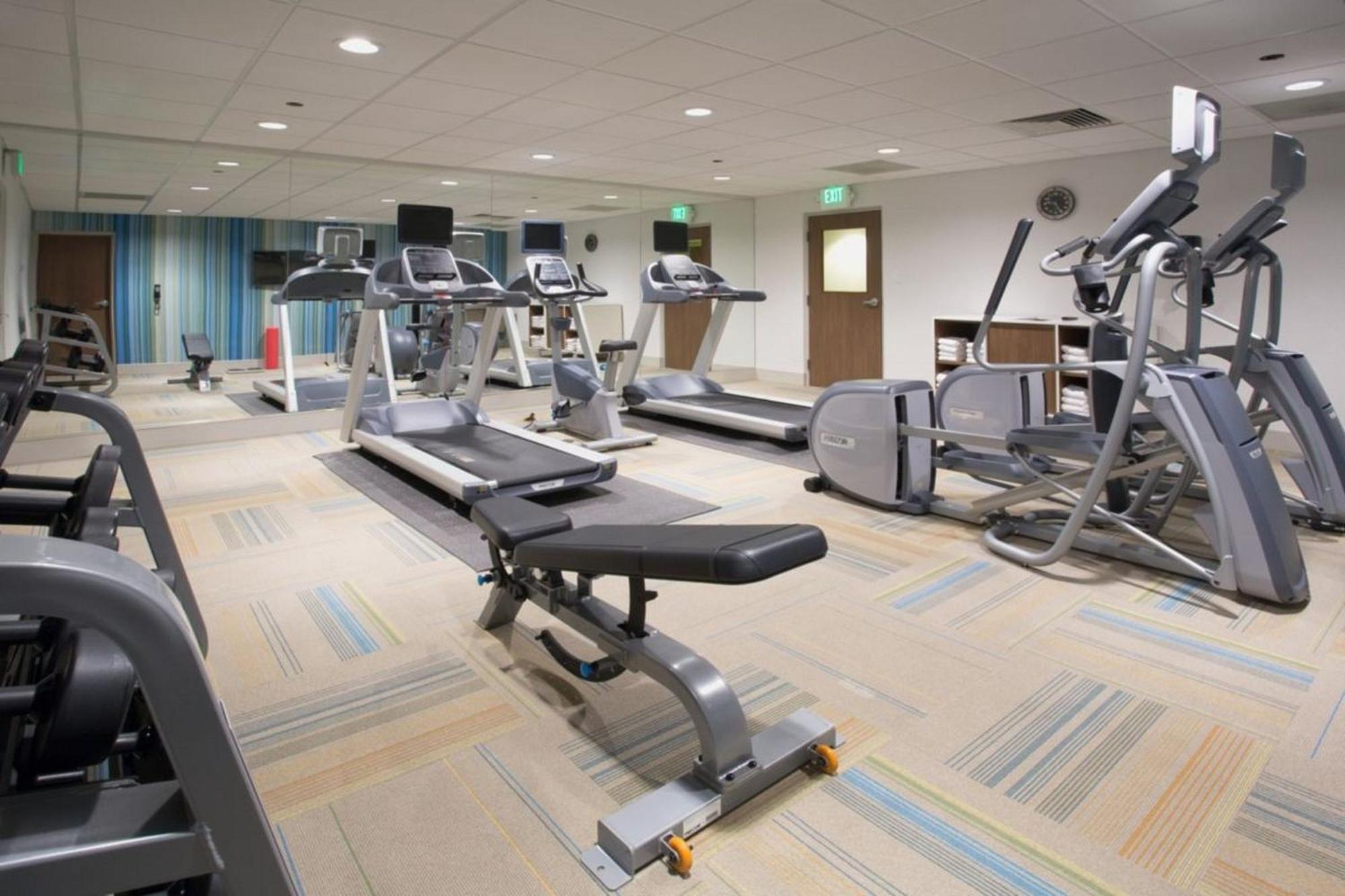 Holiday Inn Express - Gulfport Beach By Ihg ภายนอก รูปภาพ