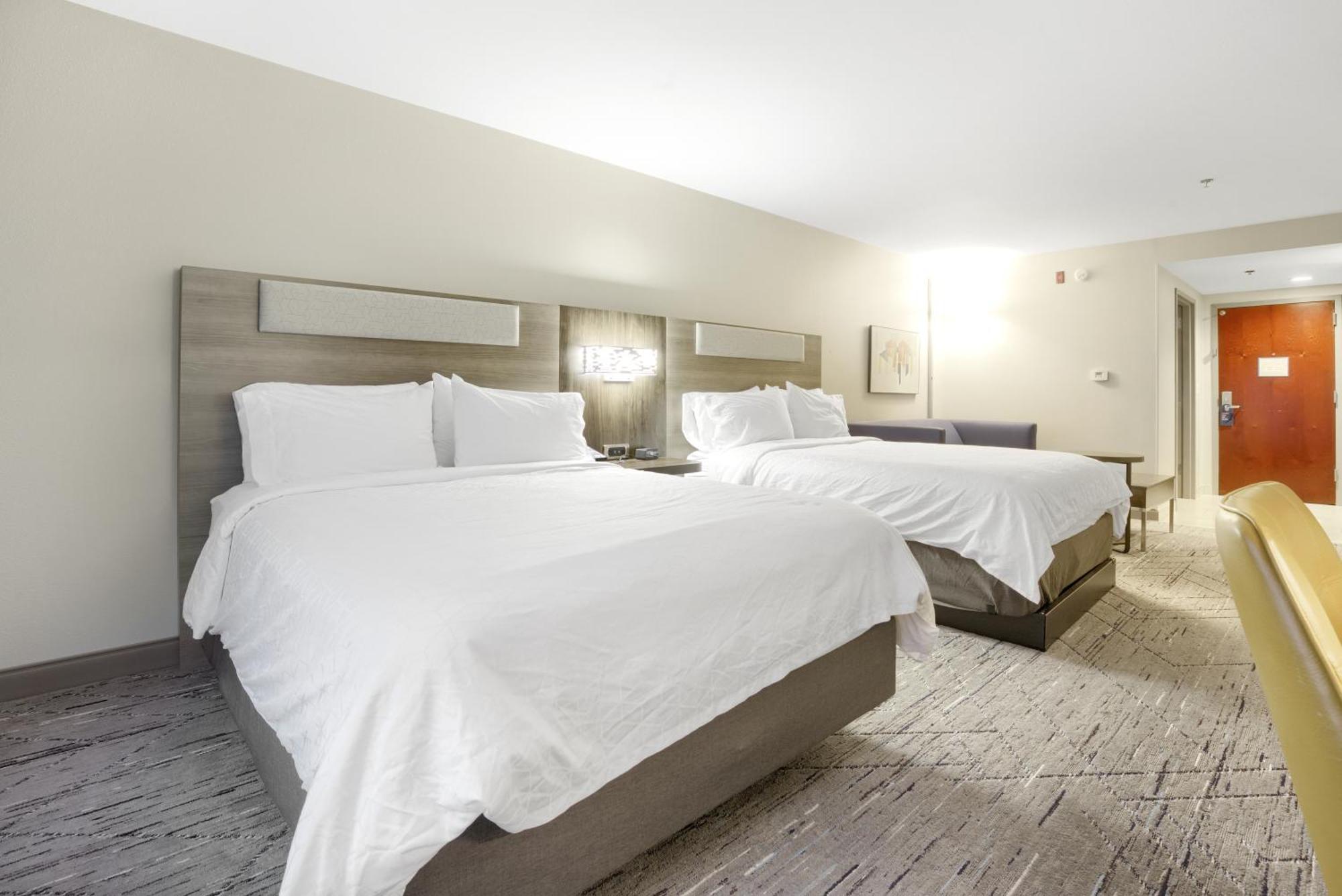Holiday Inn Express - Gulfport Beach By Ihg ภายนอก รูปภาพ